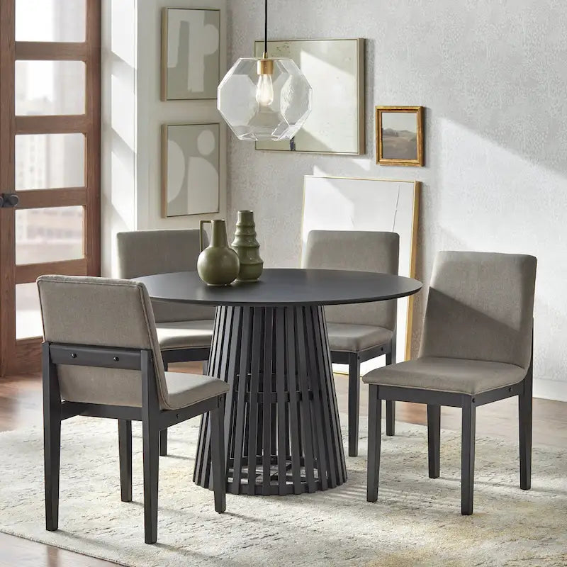 Table à manger en bois tourné