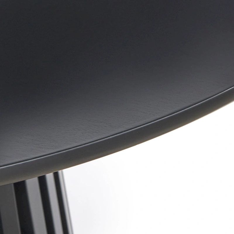 Table à manger en bois tourné
