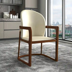 Chaise de salle à manger moderne capitonnée en similicuir